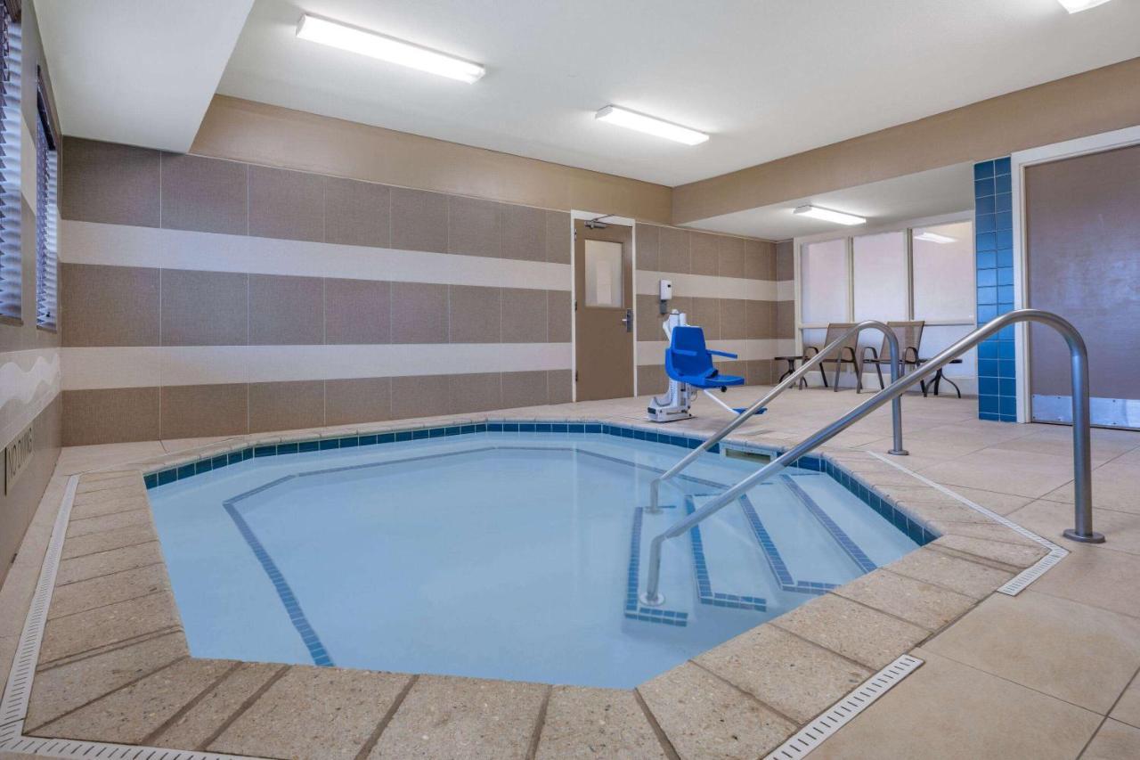 Hawthorn Suites By Wyndham Williston Eksteriør bilde